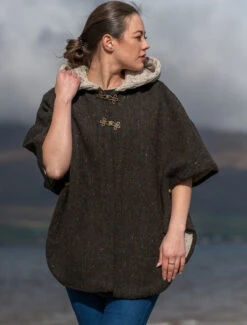 Ladies Tweed Cape With Aran Collar
